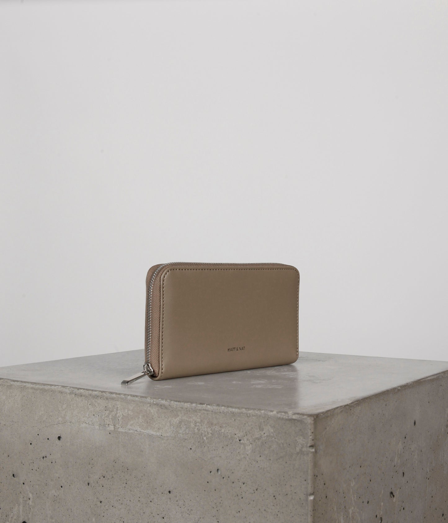 LEICI Vegan Wallet - UPPEAL™ | Color: Cappuccino - variant::cappuccino