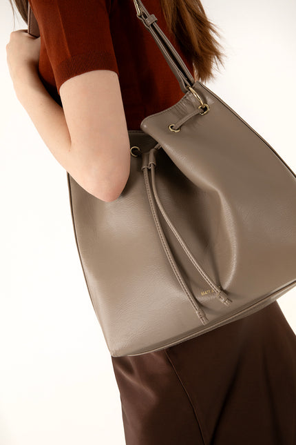 JAN Vegan Bucket Bag – Theme | Color: Black - variant::black
